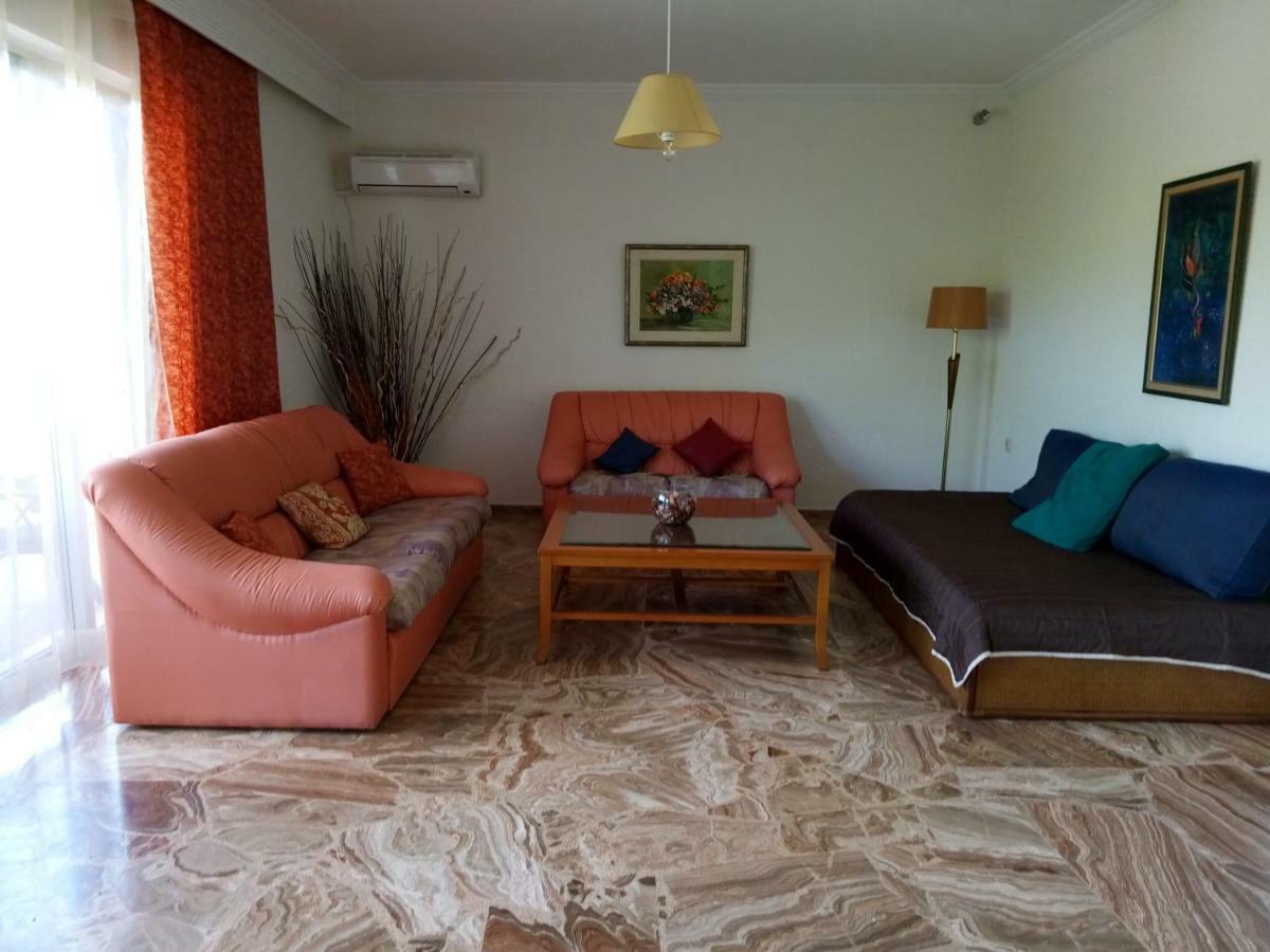 Avra Apartment Artemida  Bagian luar foto