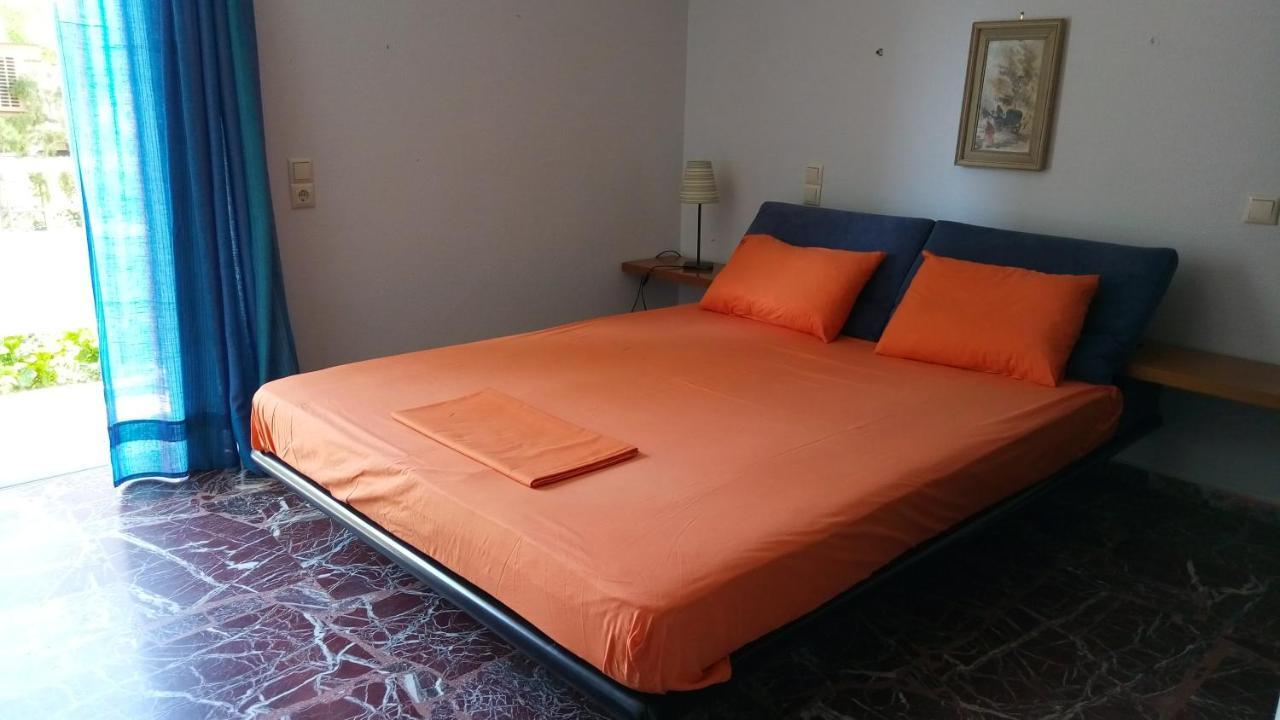 Avra Apartment Artemida  Bagian luar foto